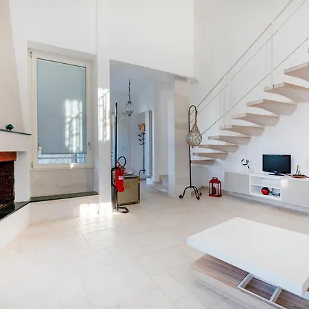 Guesthost - Armida Steps From The Sea Bari