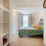 Villa Guesthost - Armida Steps From The Sea