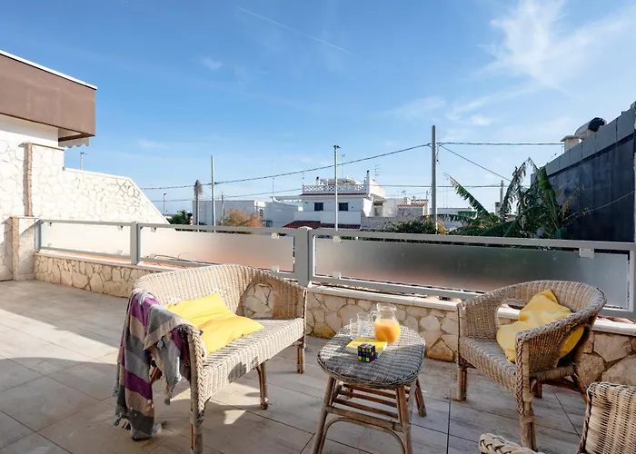 Villa Guesthost - Armida Steps From The Sea